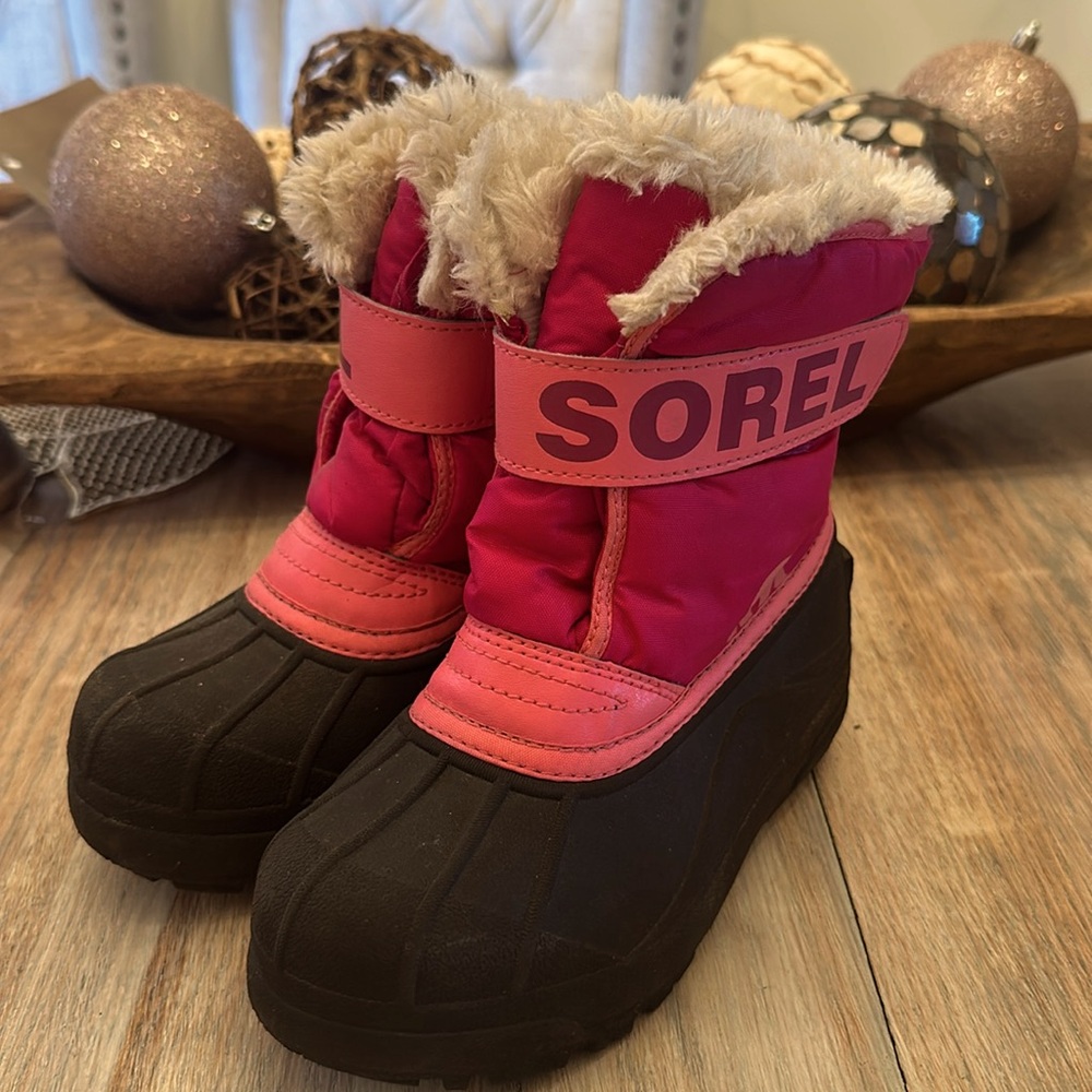 Kids size 13 sorel pink snow boots
